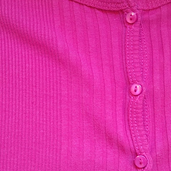 Cute!  Pink button front knit top - Picture 3 of 5